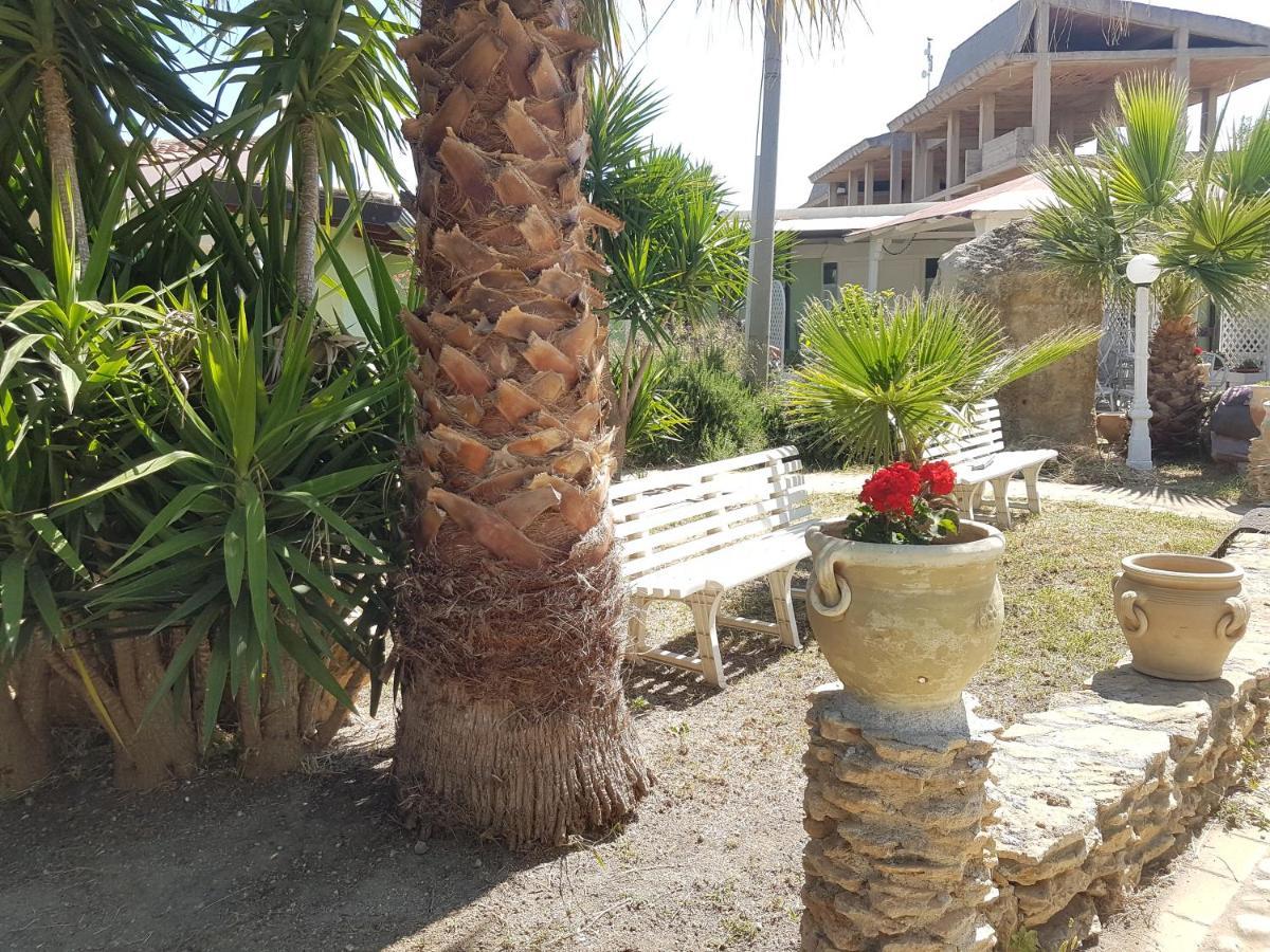 Le Castella Residence Extérieur photo